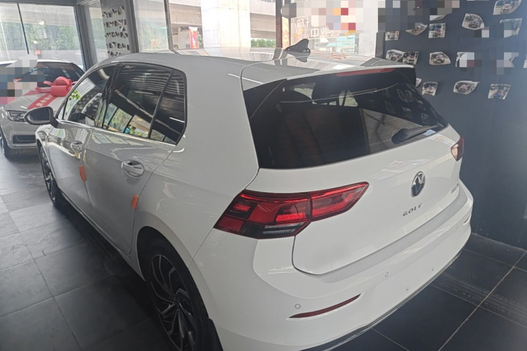 Volkswagen Golf 2022 car image #5