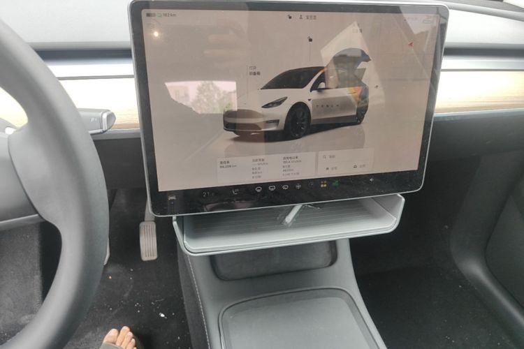 Tesla Model Y 2022 #13 Tesla Model Y 2022 car image #13