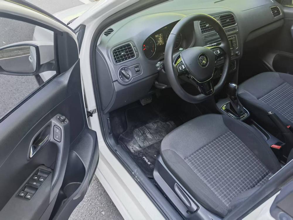 Volkswagen Polo 2016 car image #10