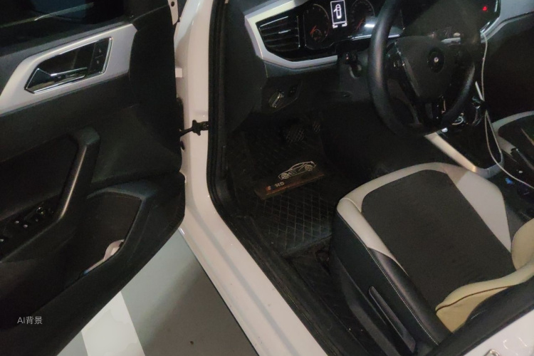 Volkswagen Polo 2021 car image #18