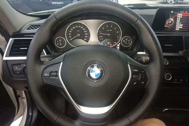 BMW 3 Series 2016 #15 BMW 3 Series 2016 car image #15