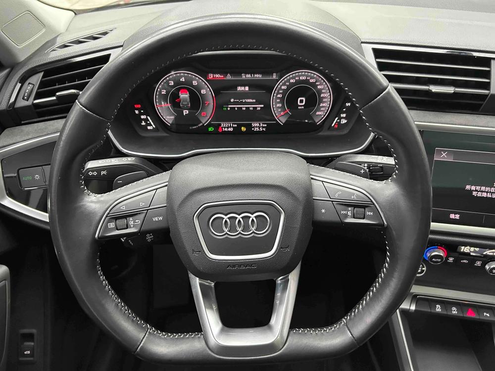 Audi Q3 2022 car image #20