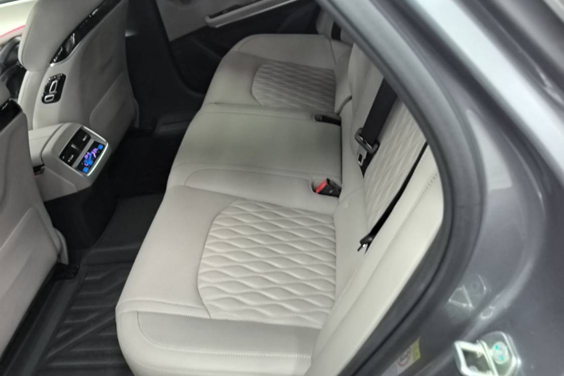 BYD Han 2024 immagine di auto #13