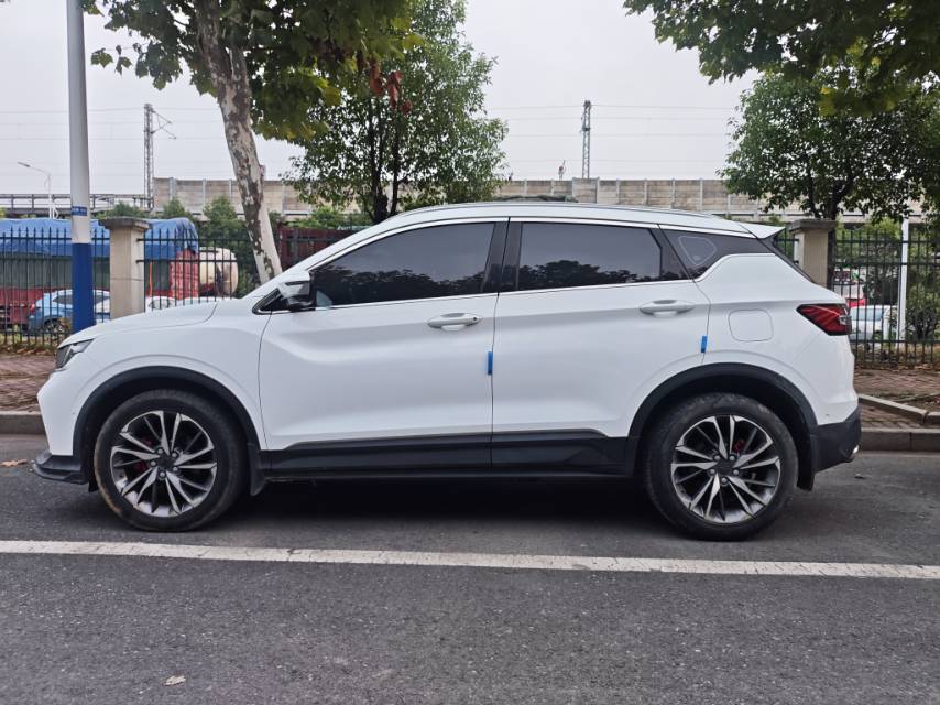 GEELY Coolray 2019 image de voiture #9