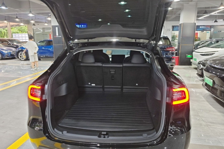 Tesla Model Y 2022 #19 Tesla Model Y 2022 car image #19