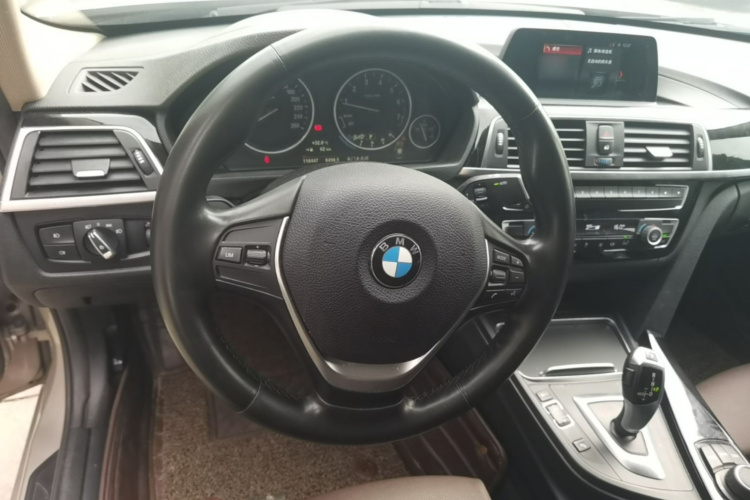 BMW 3 Series 2018 #11 BMW 3 Series 2018 car image #11