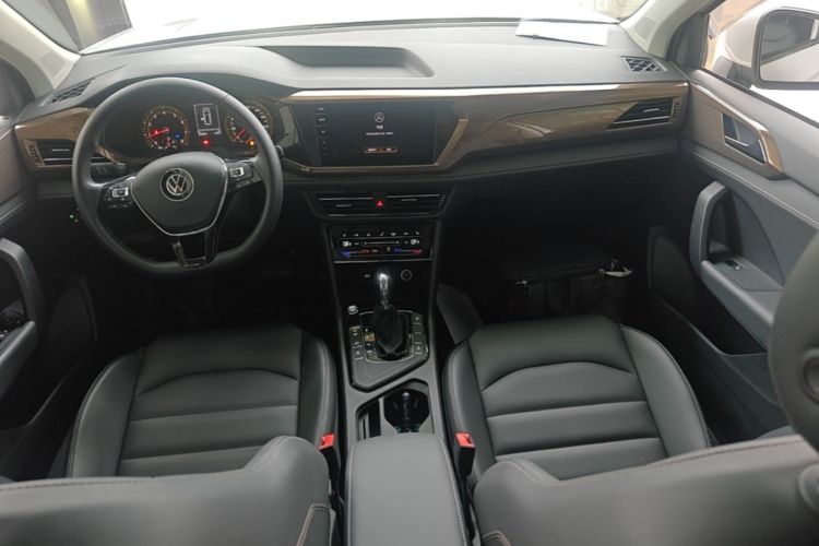 Volkswagen Tharu 2021 car image #11