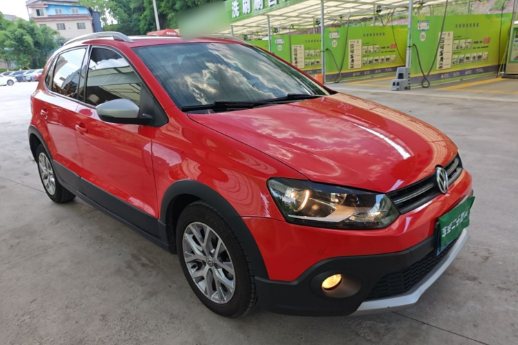 Volkswagen Polo 2015 car image #4