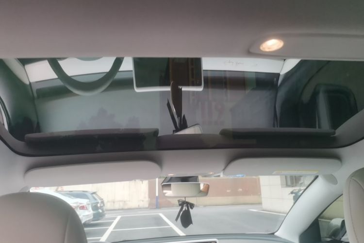 Tesla Model 3 2022 car image #20