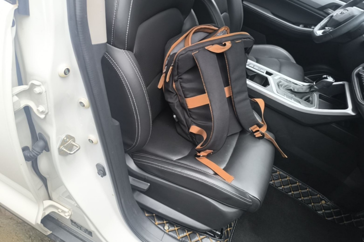 GEELY Vision X6 2021 car image #24