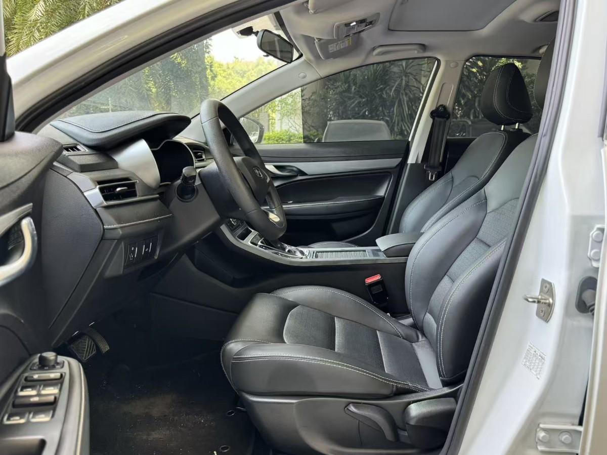 GEELY Emgrand 2021 car image #4