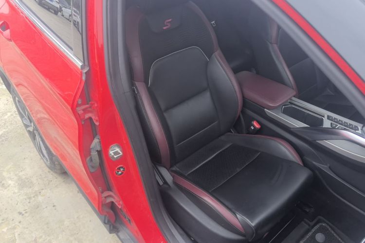 GEELY Coolray 2019 immagine di auto #24