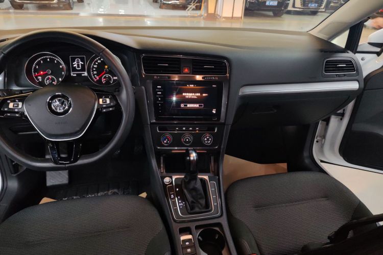 Volkswagen Golf 2020 изображение автомобиля #21