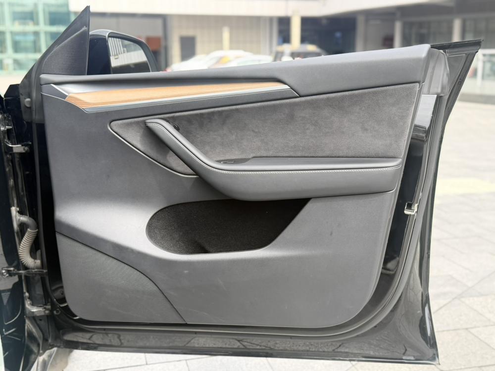 Tesla Model Y 2021 #19 Tesla Model Y 2021 صورة سيارة #19