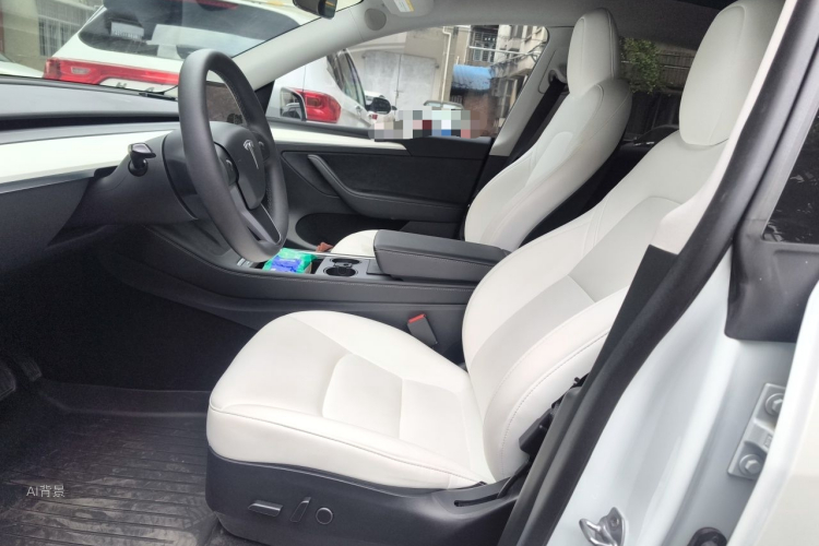 Tesla Model Y 2023 car image #17