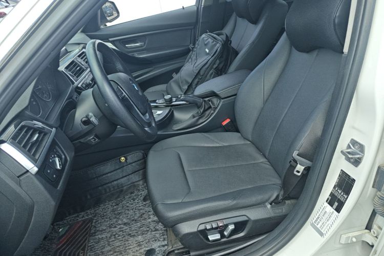BMW 3 Series 2017 #15 BMW 3 Series 2017 car image #15