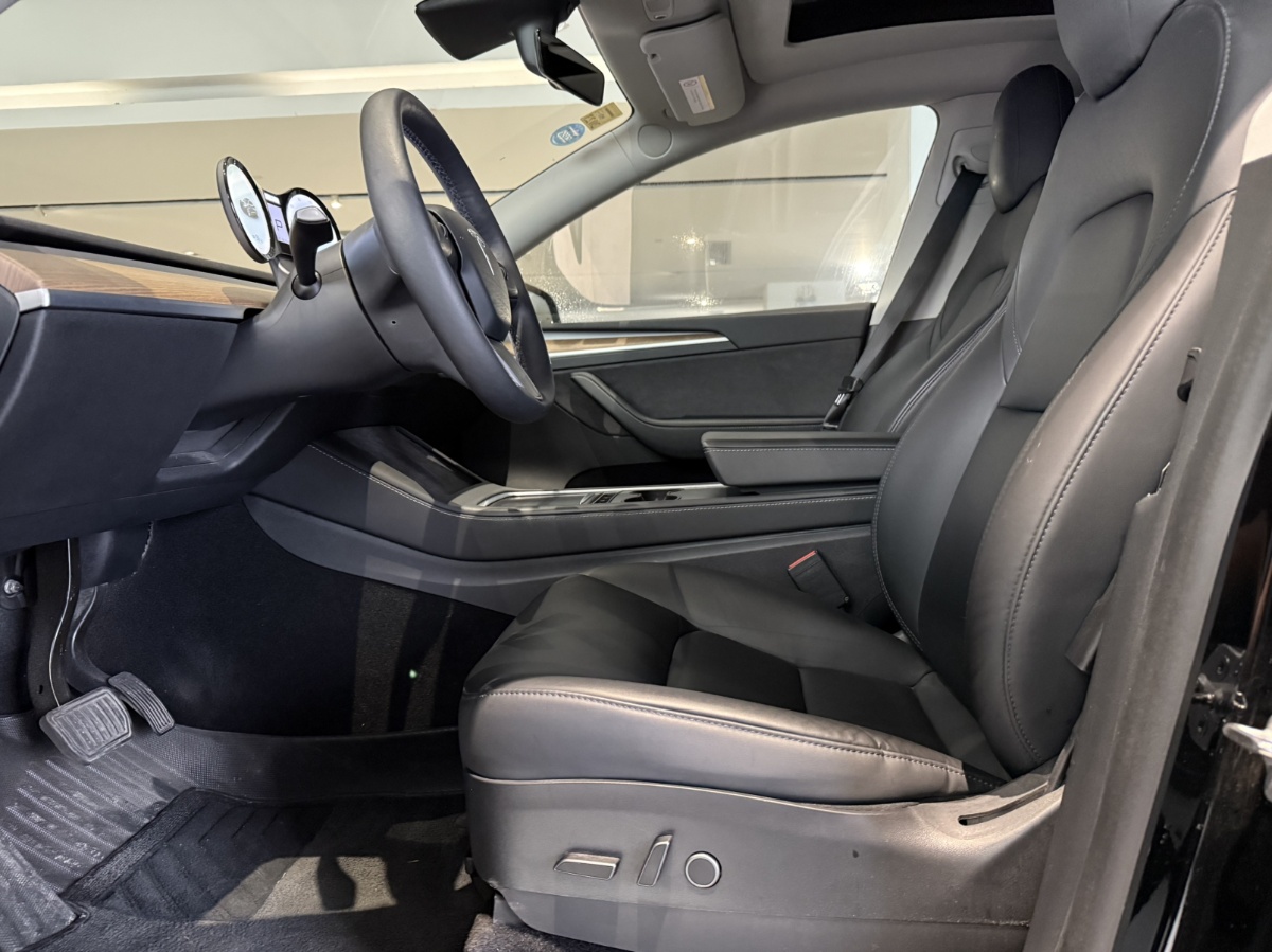 Tesla Model Y 2021 #4 Tesla Model Y 2021 car image #4