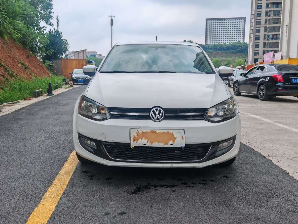 Volkswagen Polo 2012 car image #2
