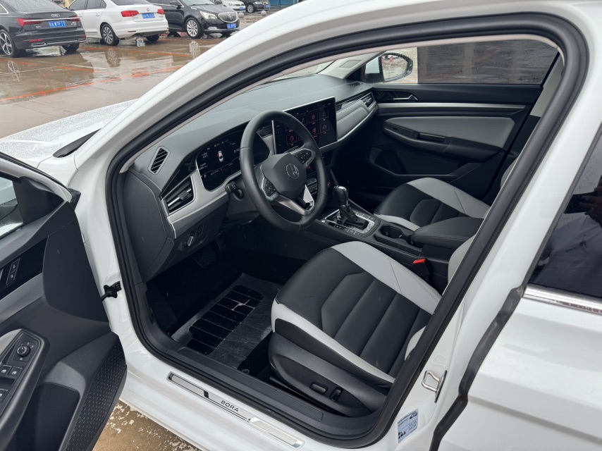 Volkswagen Bora 2022 car image #3