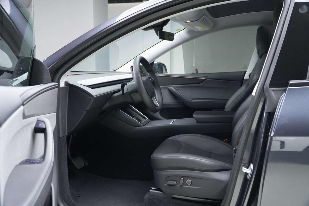 Tesla Model Y 2025 #12 Tesla Model Y 2025 immagine di auto #12