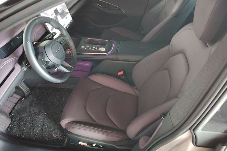 MI SU7 2025 car image #19