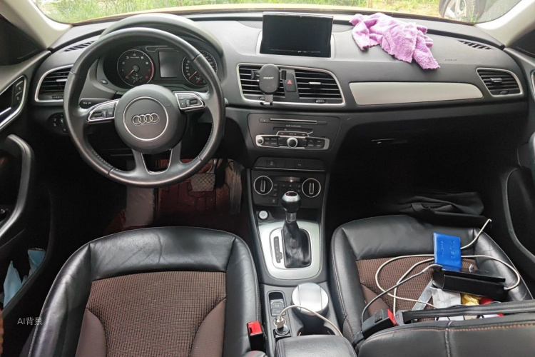 Audi Q3 2018 car image #11