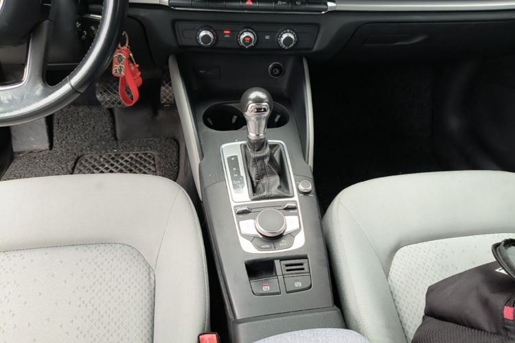 Audi A3 2019 immagine di auto #14