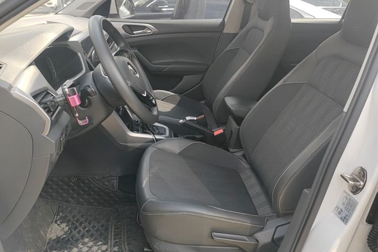 Volkswagen T-Cross 2022 изображение автомобиля #15