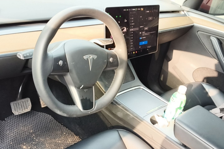 Tesla Model Y 2022 #11 Tesla Model Y 2022 car image #11