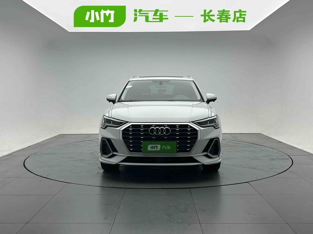 Audi Q3 2022 car image #2