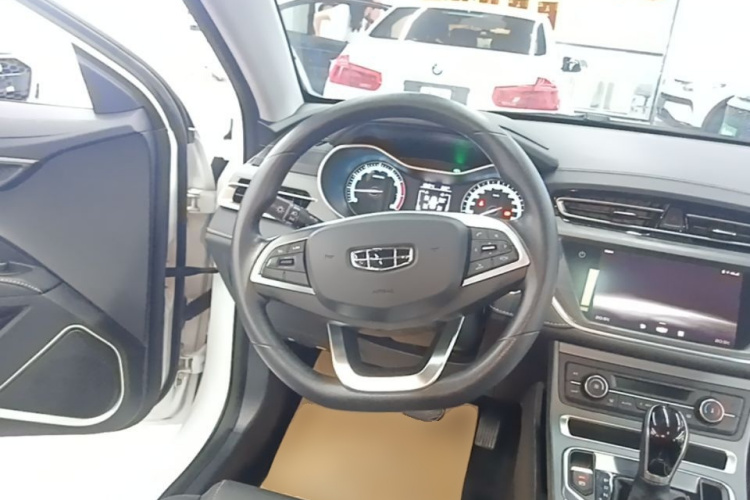 GEELY Emgrand 2021 car image #11