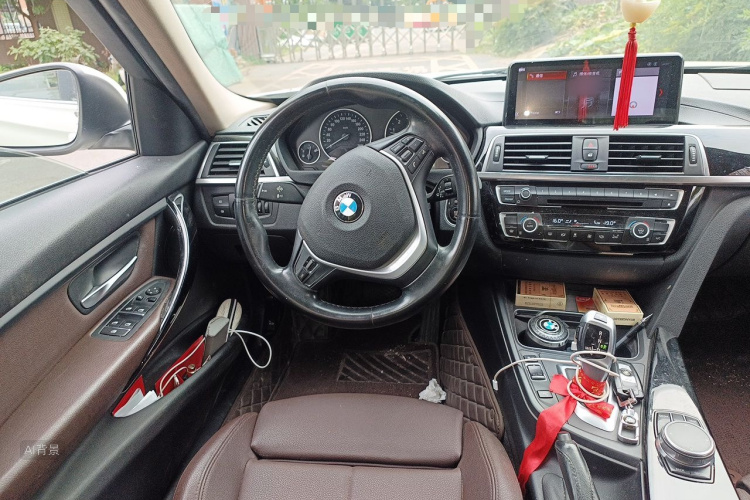 BMW 3 Series 2019 car image #12