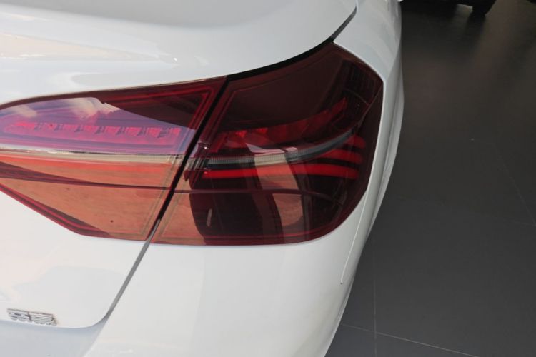 GEELY Emgrand 2021 car image #8