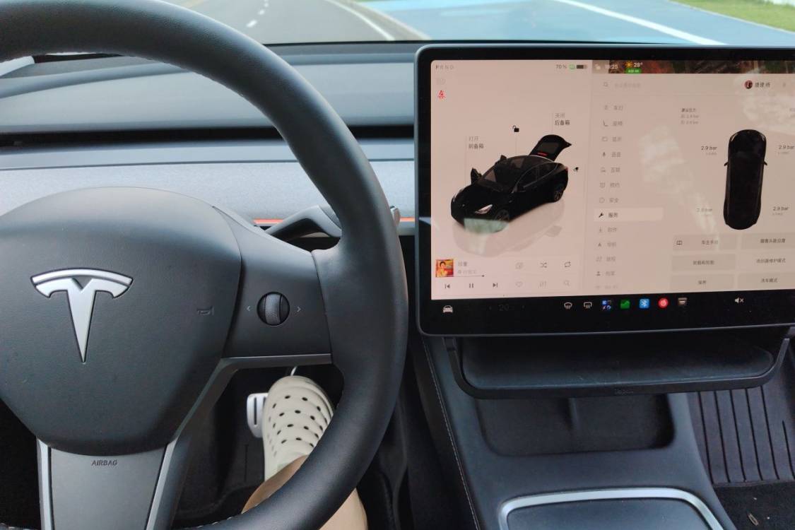 Tesla Model Y 2024 #26 Tesla Model Y 2024 immagine di auto #26