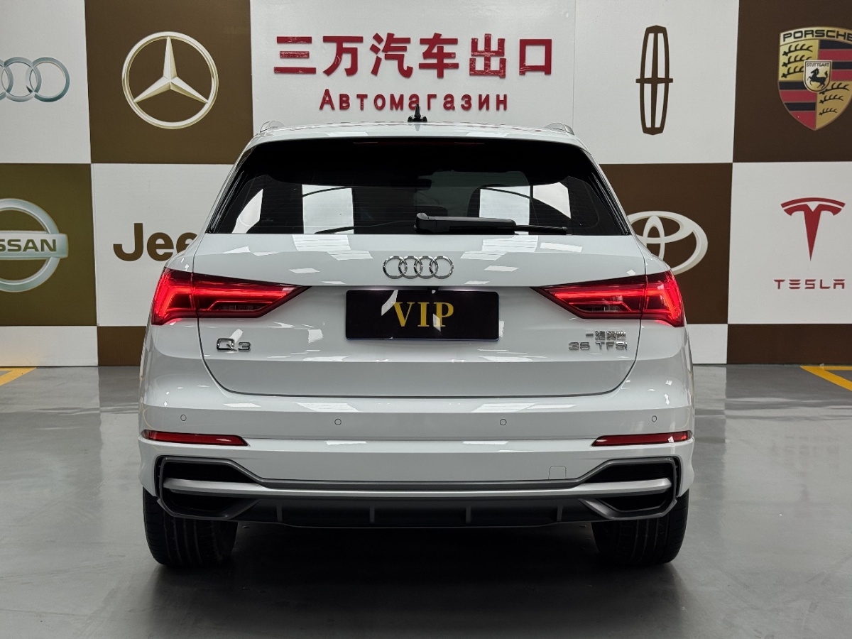 Audi Q3 2022 car image #5