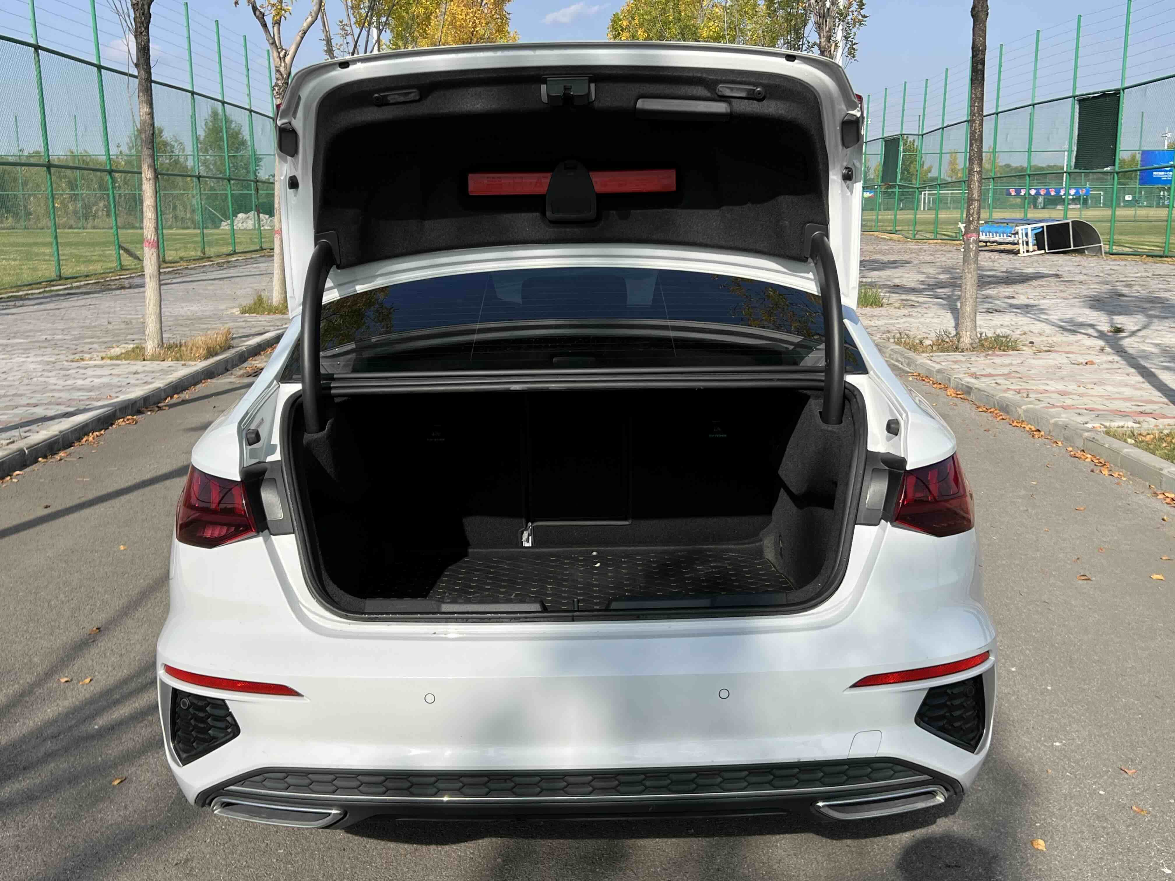 2022 car image #11
