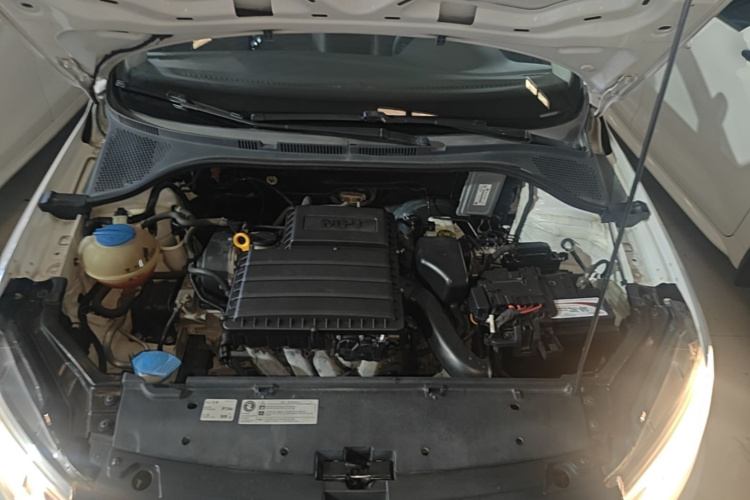 Volkswagen Santana 2015 car image #20