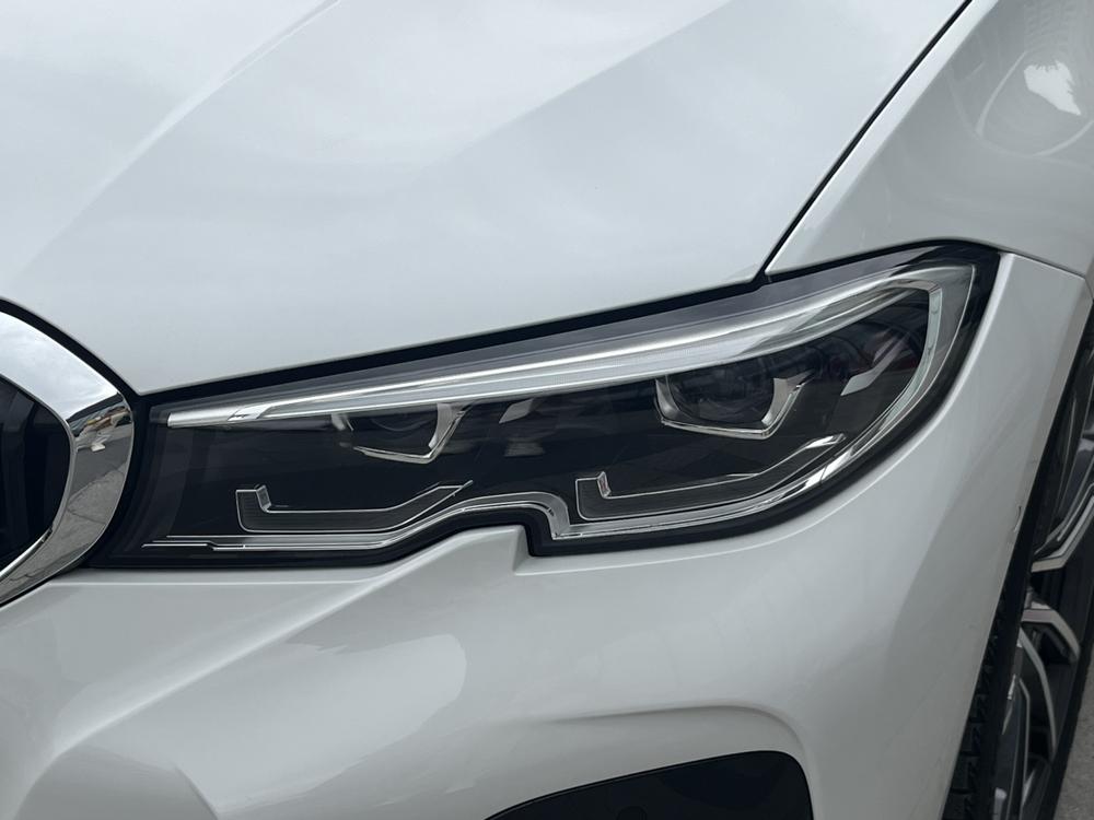BMW 3 Series 2019 car image #9