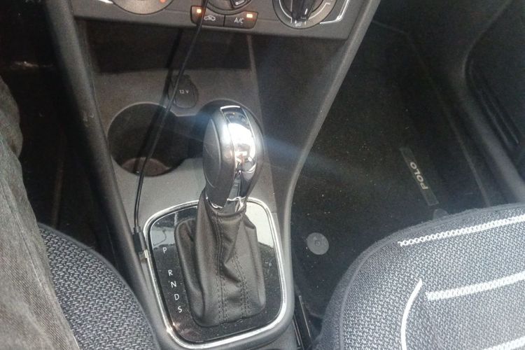 Volkswagen Polo 2018 car image #18