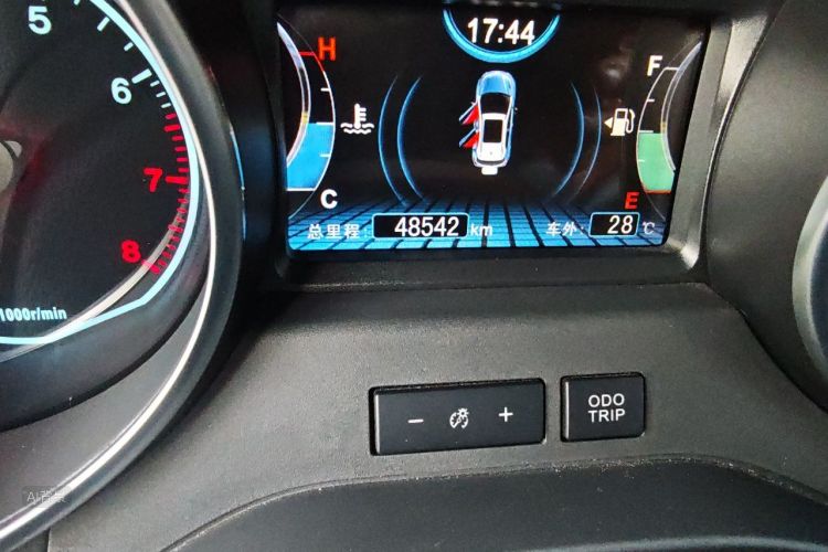BYD Yuan 2017 #14 BYD Yuan 2017 car image #14