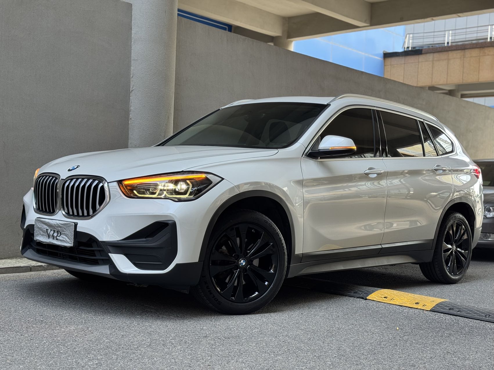 BMW X1 2022 car image 