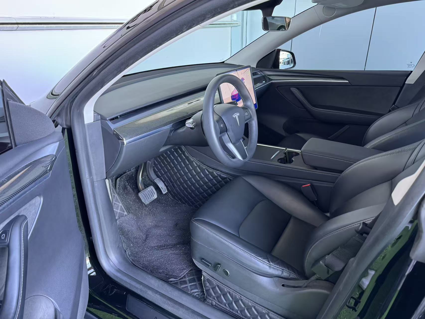 Tesla Model Y 2023 #7 Tesla Model Y 2023 car image #7