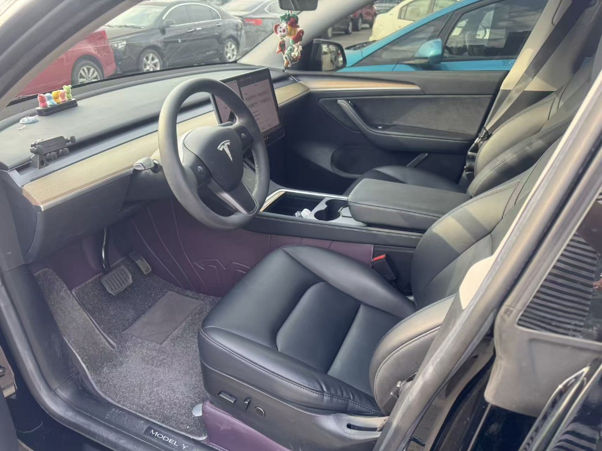 Tesla Model Y 2022 #4 Tesla Model Y 2022 car image #4