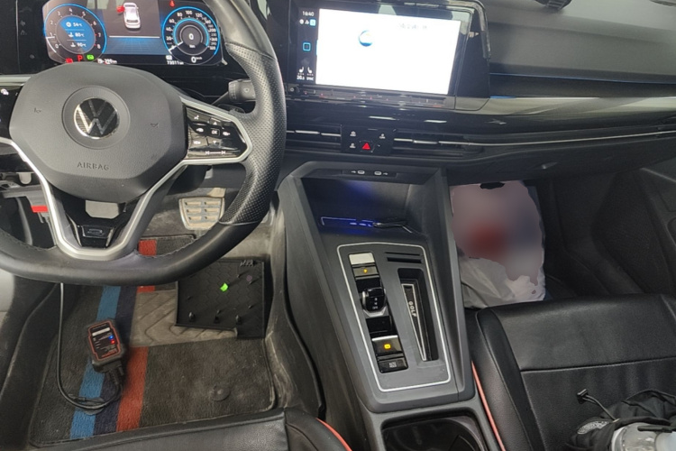 Volkswagen Golf 2022 car image #10