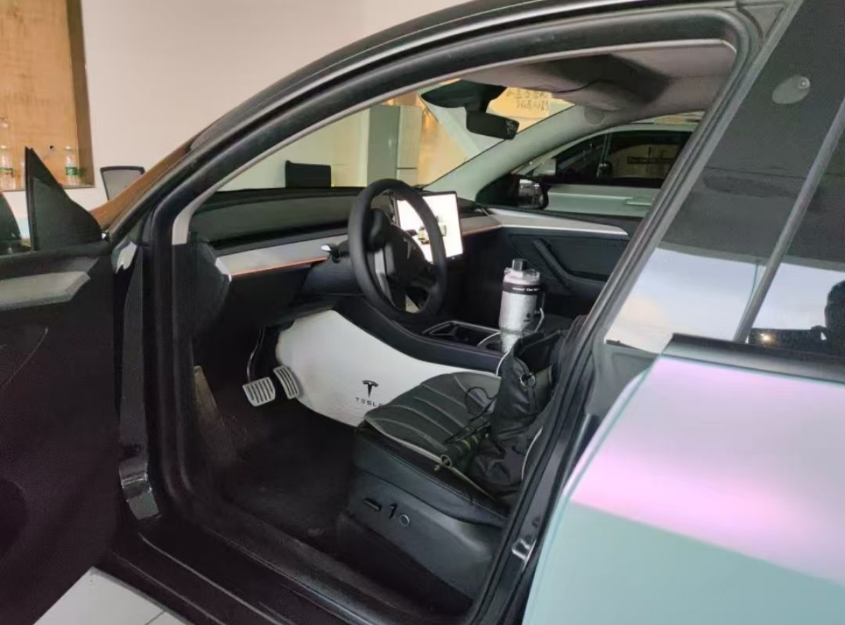Tesla Model Y 2024 #3 Tesla Model Y 2024 immagine di auto #3