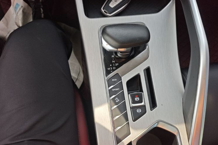 GEELY Coolray 2022 imagen de coche #14