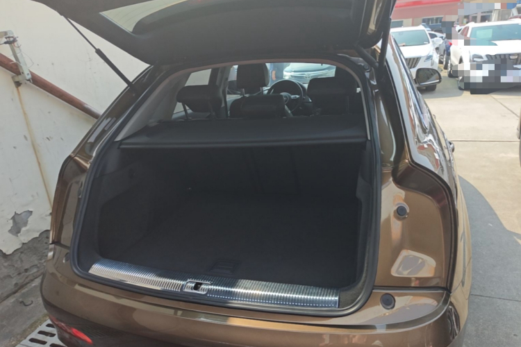 Audi Q3 2015 car image #21