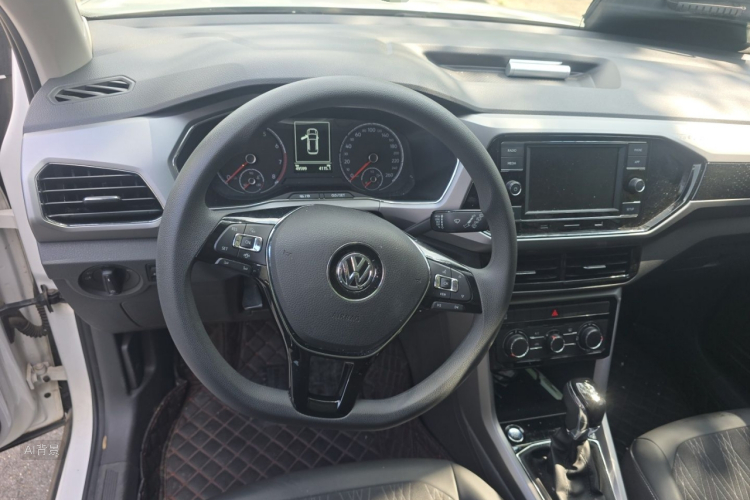 Volkswagen T-Cross 2020 #12 Volkswagen T-Cross 2020 car image #12