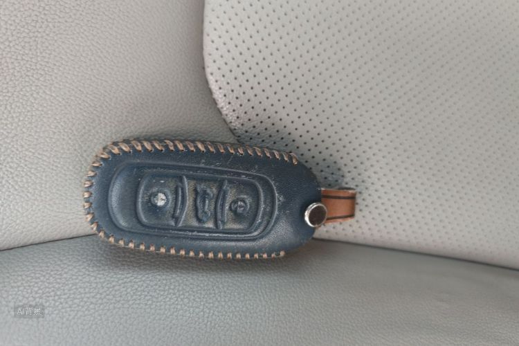 GEELY Emgrand 2015 #10 GEELY Emgrand 2015 car image #10