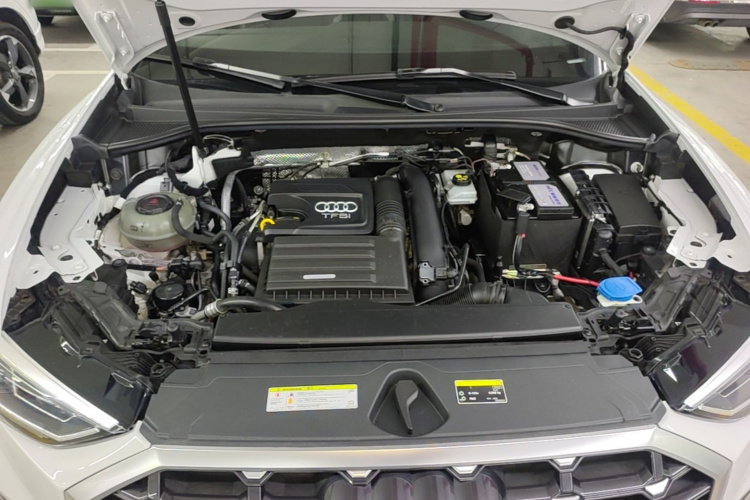 Audi Q3 2020 car image #20